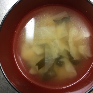 シャキシャキキャベツと豆腐の味噌汁